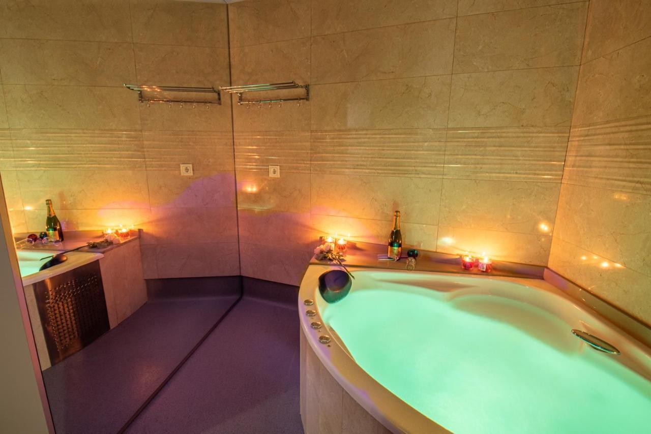 Apartamentos Spa Las Caldas Y Spa El Balneario Oviedo Bagian luar foto