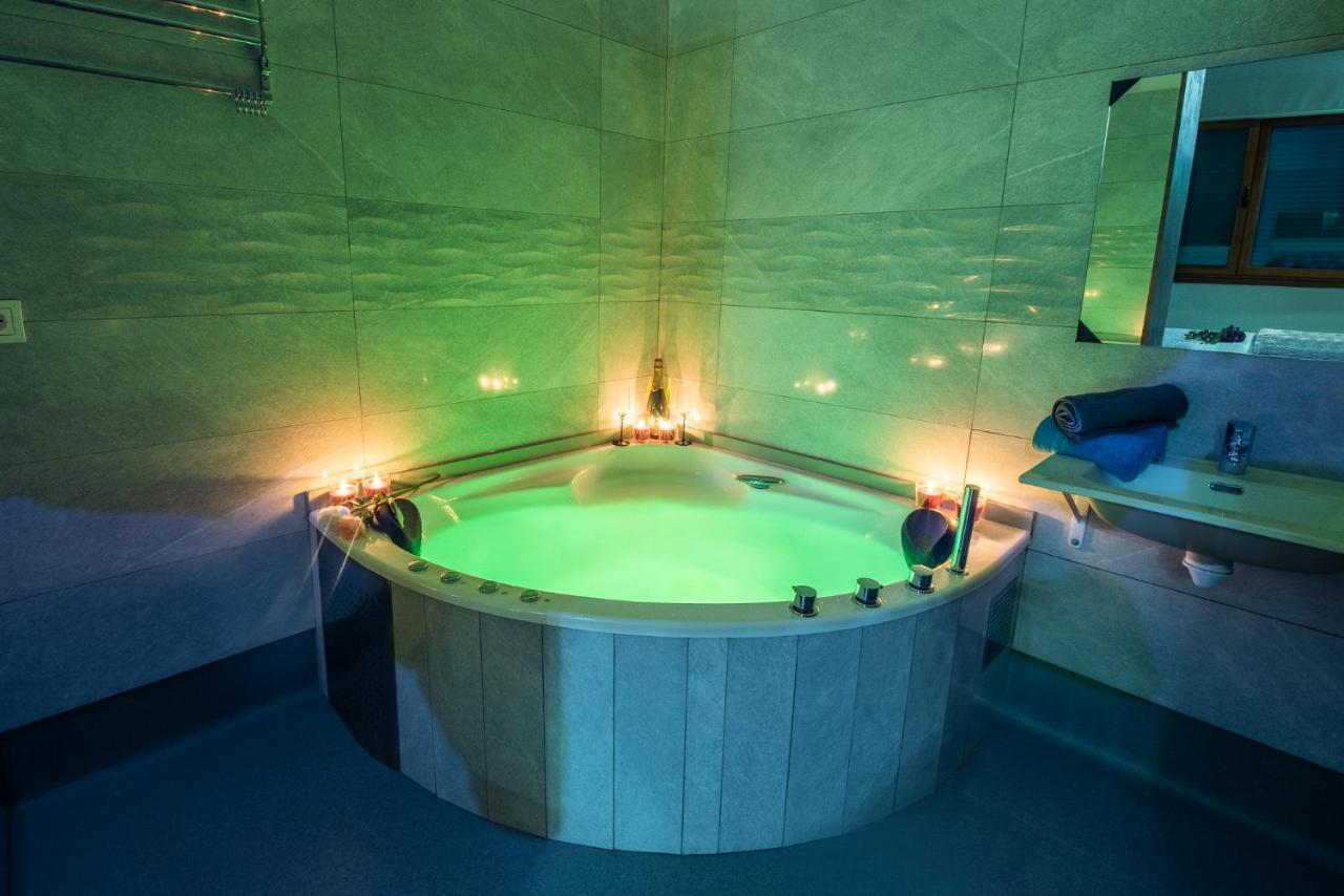 Apartamentos Spa Las Caldas Y Spa El Balneario Oviedo Bagian luar foto