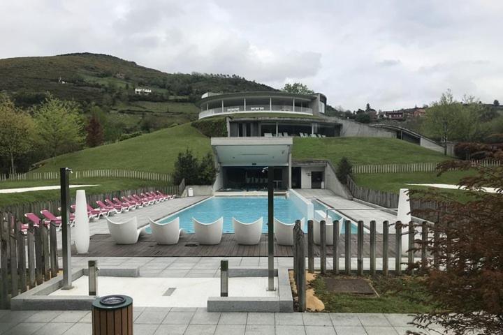 Apartamentos Spa Las Caldas Y Spa El Balneario Oviedo Bagian luar foto